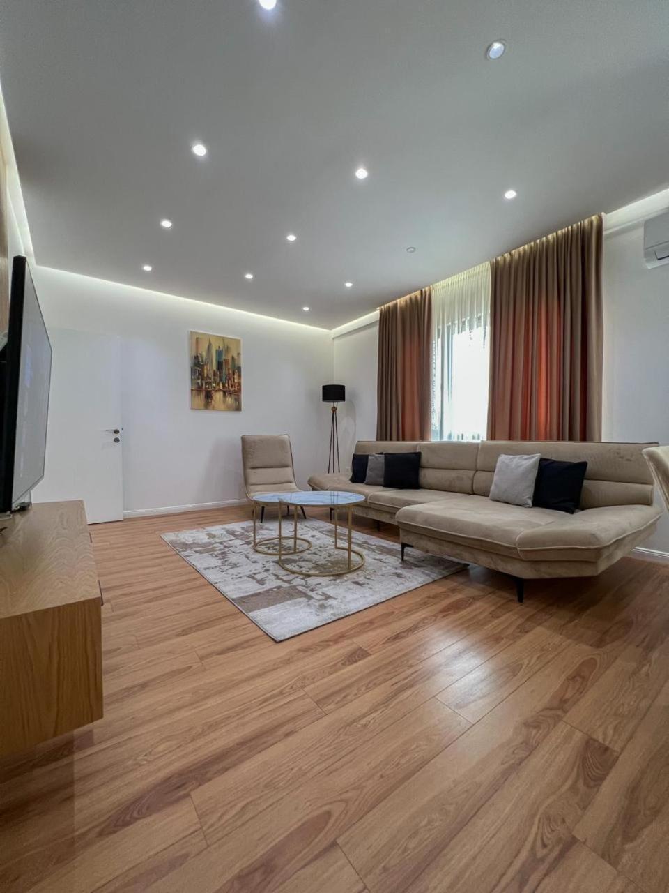 Lux Apartment At Arlis Tirana Extérieur photo