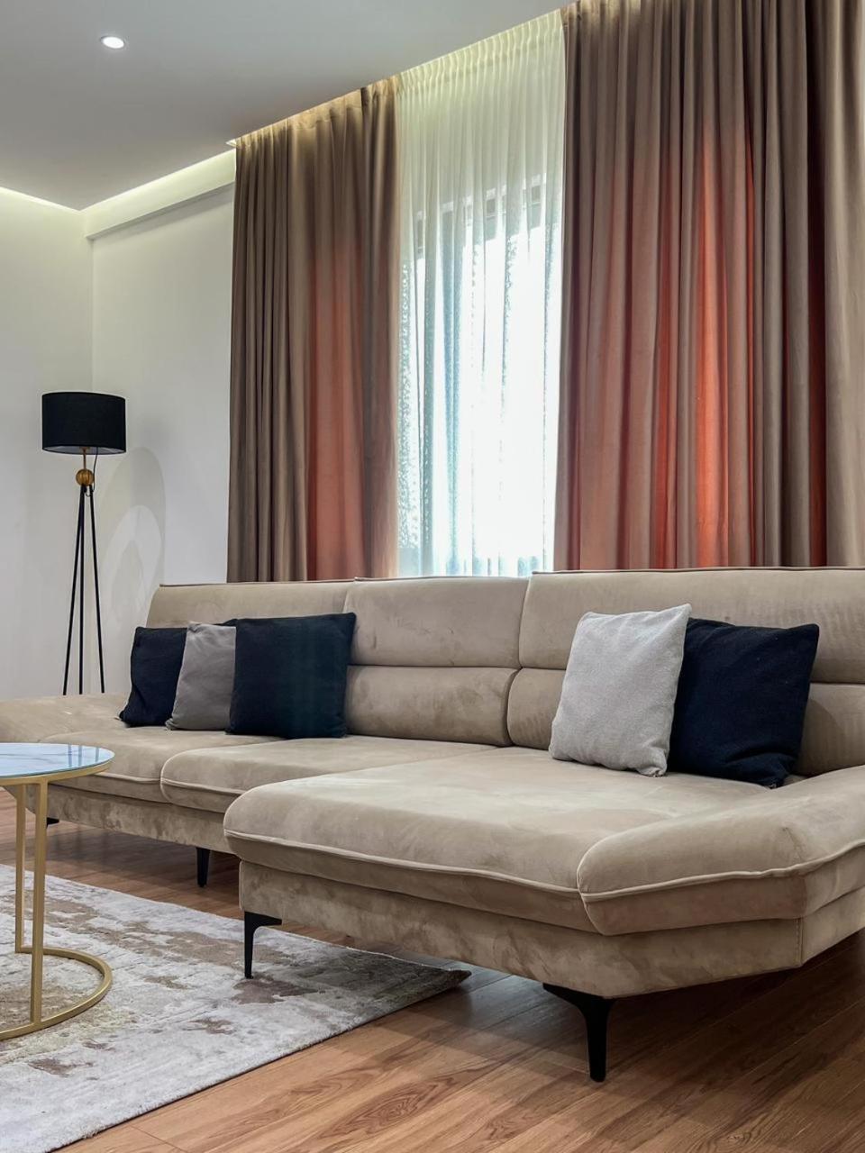 Lux Apartment At Arlis Tirana Extérieur photo