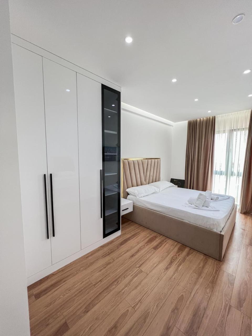 Lux Apartment At Arlis Tirana Extérieur photo