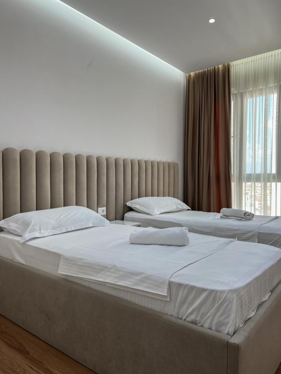 Lux Apartment At Arlis Tirana Extérieur photo