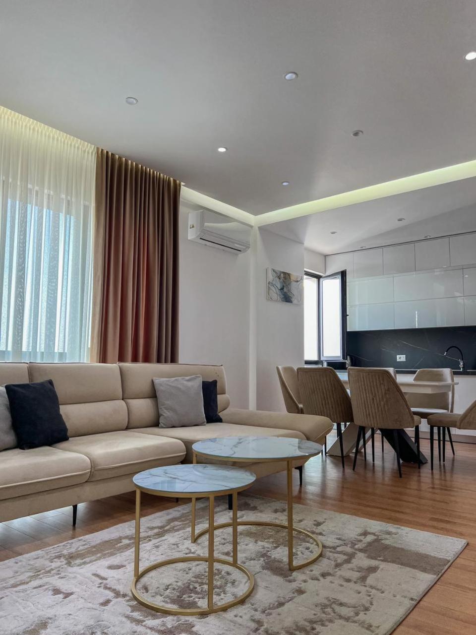 Lux Apartment At Arlis Tirana Extérieur photo