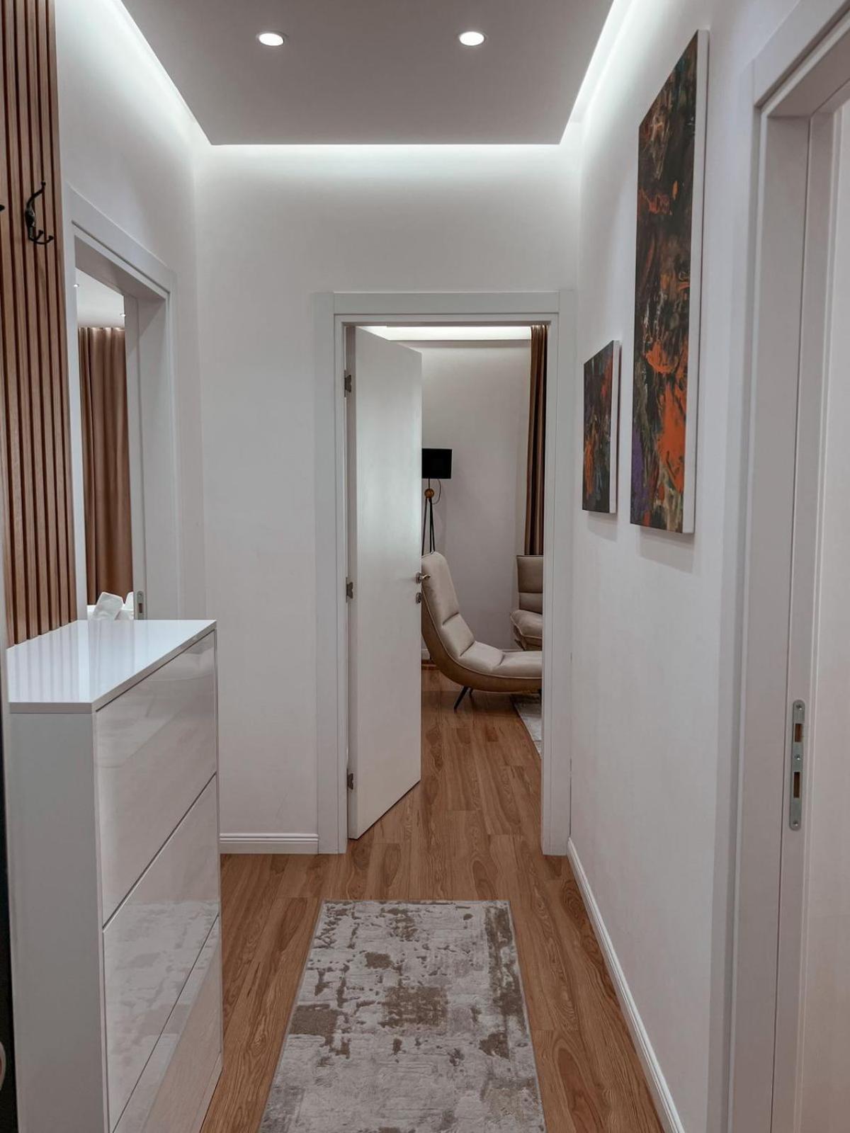 Lux Apartment At Arlis Tirana Extérieur photo